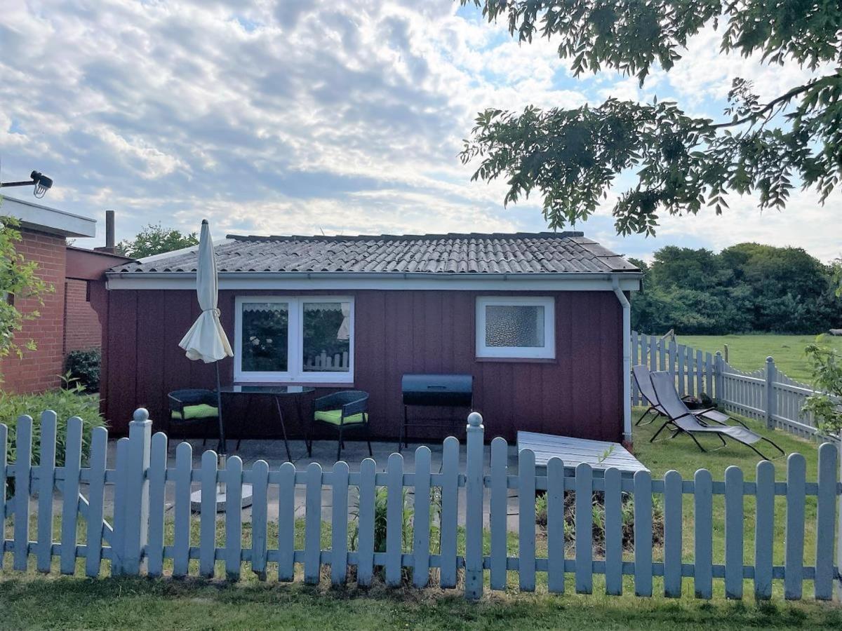 Holiday home Hundeurlaub Bei Karin, Holzhaus, Eingezaeunter Garten, E-ladestation, Wlan, Ebenerdig Emmelsbull-Horsbull